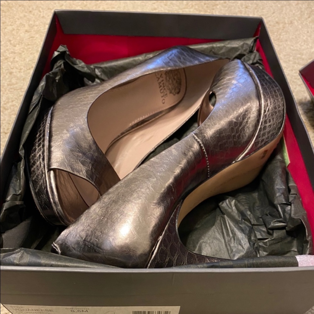 NWOT Vince Camuto Platform Heels 8.5